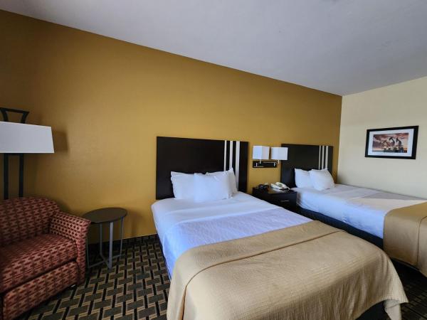 Days Inn & Suites by Wyndham Sam Houston Tollway : photo 10 de la chambre chambre 2 lits queen-size - non-fumeurs