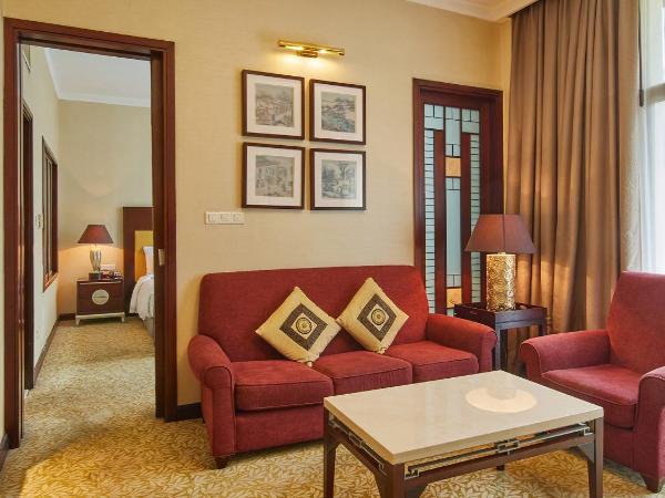 Dong Fang Hotel Guangzhou- Free Shuttle Bus to Canton Fair Complex & Overseas Buyer Registration Services during Canton Fair Period : photo 4 de la chambre suite supérieure - non-fumeurs