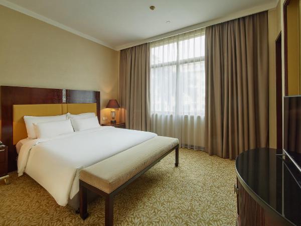 Dong Fang Hotel Guangzhou- Free Shuttle Bus to Canton Fair Complex & Overseas Buyer Registration Services during Canton Fair Period : photo 1 de la chambre suite supérieure - non-fumeurs