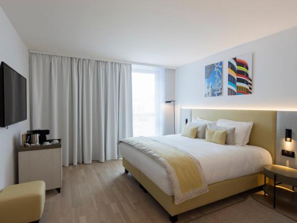 Crowne Plaza - Marseille Le Dôme : photo 2 de la chambre hébergement lit king-size standard