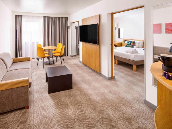 Novotel London Greenwich : photo 6 de la chambre suite lit king-size exécutive avec canapé