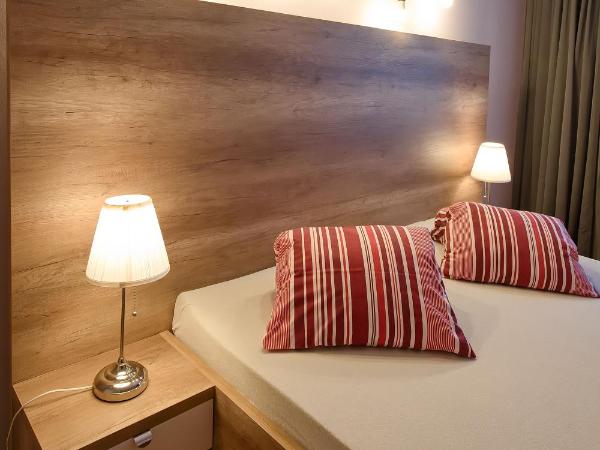 Stodolní Apartment : photo 7 de la chambre chambre quadruple avec salle de bains commune