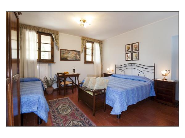 B&B Casale Virgili : photo 1 de la chambre chambre triple