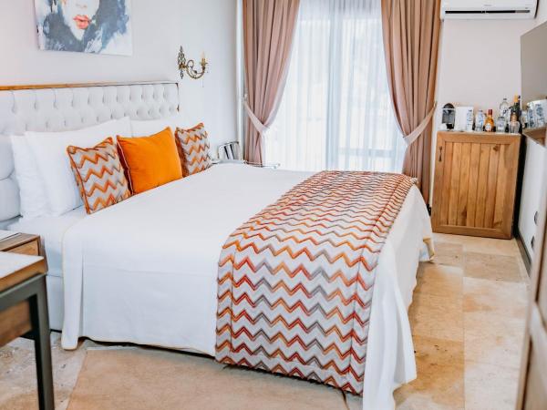 Doors Urla Hotel & Bungalows : photo 2 de la chambre chambre double - vue sur piscine