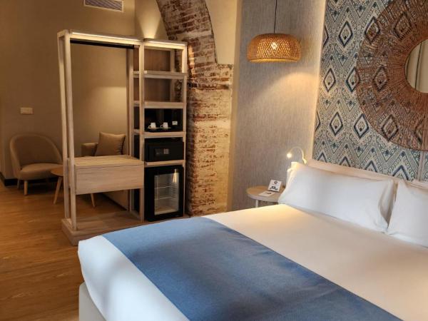 Soho Boutique Cádiz : photo 5 de la chambre chambre triple