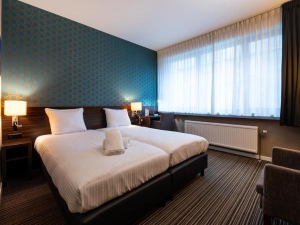 Hotel Docklands : photo 2 de la chambre chambre lits jumeaux - vue sur ville