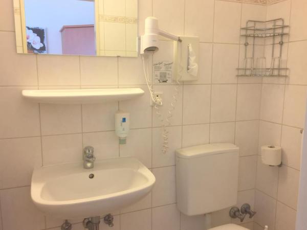 Hotel Bismarck : photo 3 de la chambre chambre double ou lits jumeaux standard - non-fumeurs