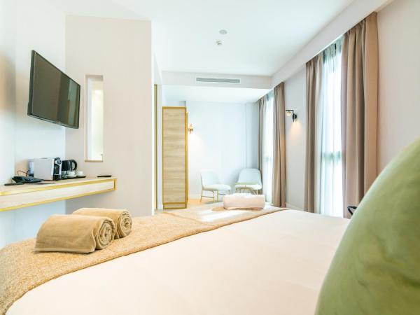 Hotel Málaga Vibes : photo 5 de la chambre chambre lit king-size supérieure
