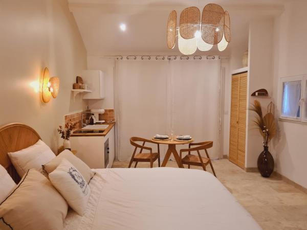 Nuits d'Audace : photo 3 de la chambre studio avec baignoire spa