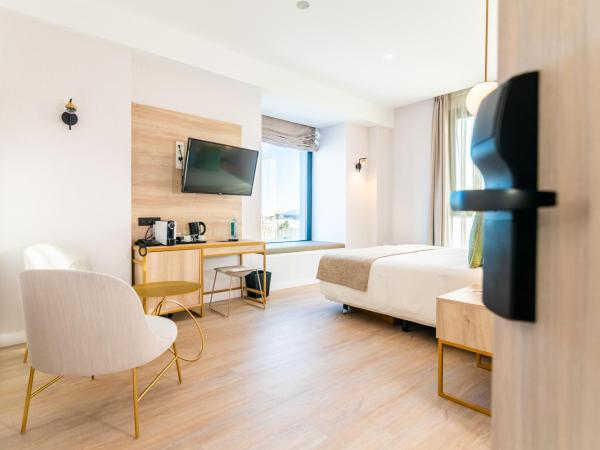 Hotel Málaga Vibes : photo 1 de la chambre chambre lit king-size deluxe
