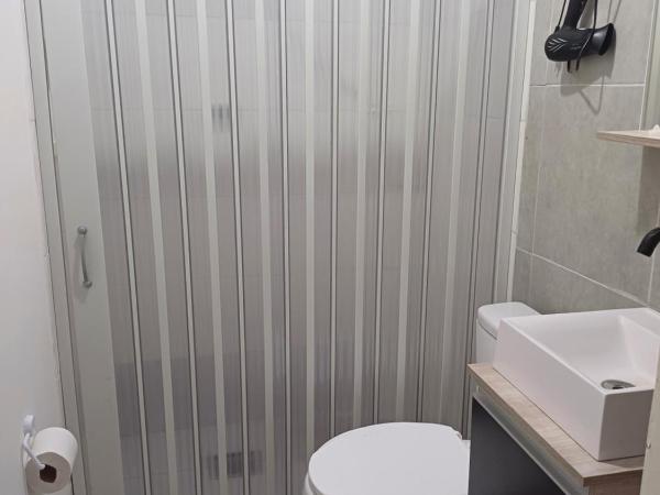 #PARADISE SUITES - TATUAPÉ : photo 2 de la chambre chambre triple avec salle de bains privative séparée