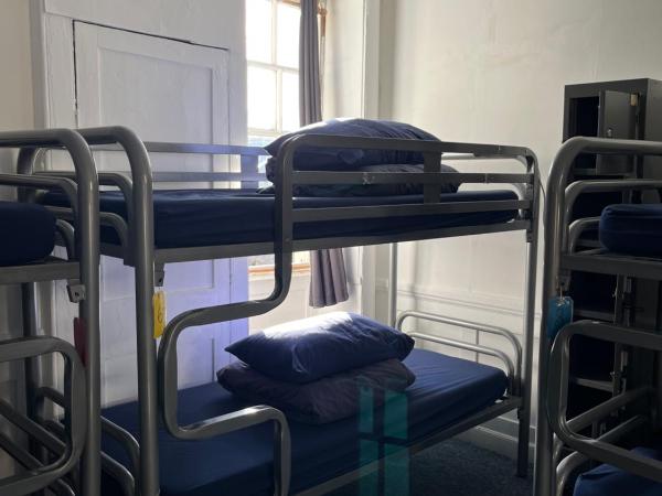 Bath Backpackers : photo 1 de la chambre lit dans dortoir mixte de 10 lits