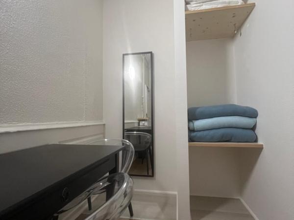 Hôtel Patricia - Strasbourg Hyper Centre : photo 7 de la chambre chambre lits jumeaux