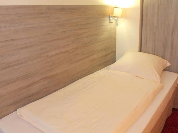 Hotel Lorien : photo 2 de la chambre chambre simple standard avec douche