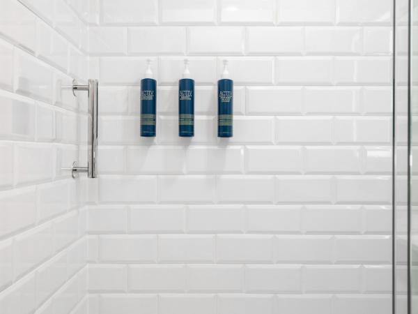 Four Points by Sheraton Kelowna Airport : photo 2 de la chambre premium 1 king