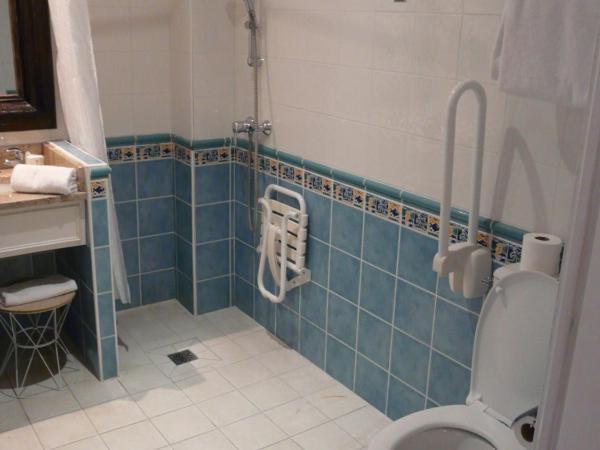 Le Querrien : photo 3 de la chambre chambre double - accessible aux personnes à mobilité réduite