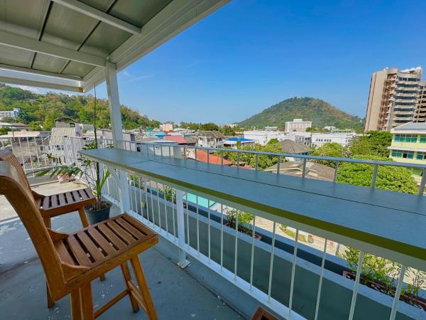 Alleyhill Phuket - Private & Cozy Boutique : photo 4 de la chambre chambre familiale - vue sur montagne