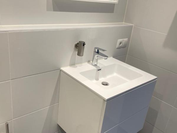 BnB Goldies : photo 10 de la chambre chambre double avec salle de bains privative