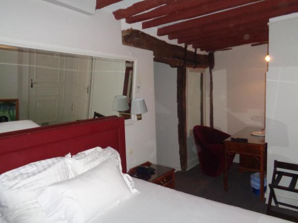 Hôtel les Degrés de Notre Dame : photo 2 de la chambre chambre triple