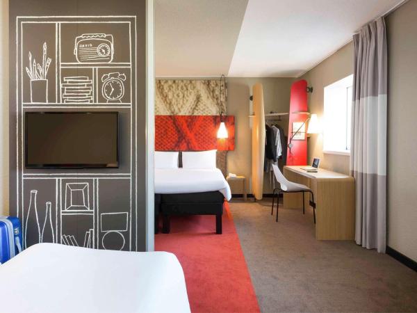 Hotel ibis Rennes Centre Gare Sud : photo 9 de la chambre chambre standard avec 1 lit double et 2 lits simples
