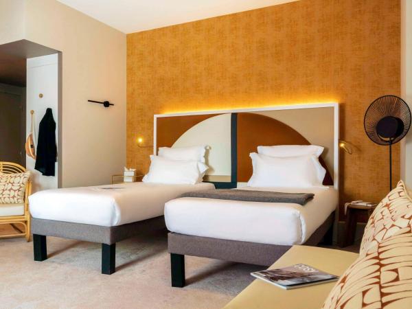 Le Saint Gervais Hotel & Spa Handwritten Collection : photo 7 de la chambre suite double junior avec canapé-lit double