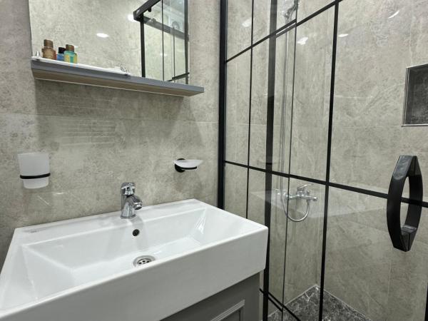 Big Orange Hotel Old City : photo 4 de la chambre chambre lit king-size deluxe