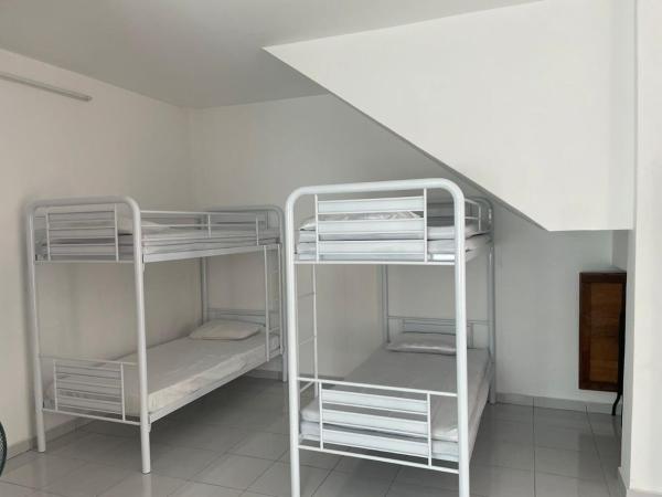 15 min to Qing Xin Ling Cultural Village Ipoh : photo 9 de la chambre chambre familiale avec salle de bains