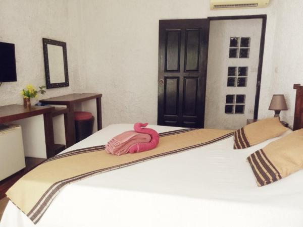 Sojourn 7 bedroom #villa #Full Moon#haadrin : photo 5 de la chambre chambre quadruple Économique avec salle de bains commune