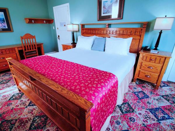 James Bay Inn Hotel, Suites & Cottage : photo 1 de la chambre chambre lit king-size classique