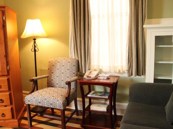 James Bay Inn Hotel, Suites & Cottage : photo 4 de la chambre studio avec balcon