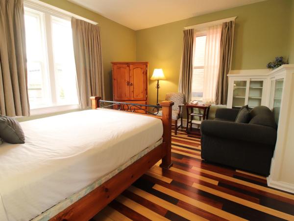 James Bay Inn Hotel, Suites & Cottage : photo 6 de la chambre studio avec balcon