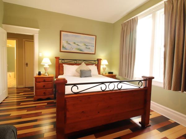 James Bay Inn Hotel, Suites & Cottage : photo 1 de la chambre studio avec balcon