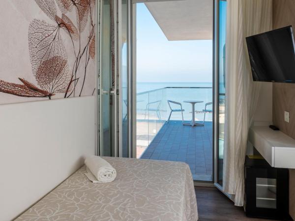 Hotel Harmony : photo 5 de la chambre chambre simple de luxe - vue sur mer