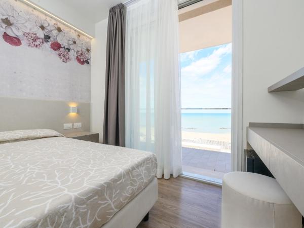 Hotel Harmony : photo 5 de la chambre chambre double deluxe - vue sur mer