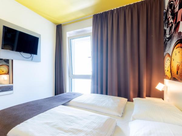 B&B Hotel Stuttgart-Zuffenhausen : photo 4 de la chambre chambre double