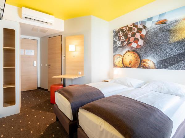 B&B Hotel Stuttgart-Zuffenhausen : photo 3 de la chambre chambre lits jumeaux