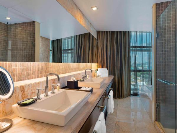 The Westin Santa Fe, Mexico City : photo 4 de la chambre suite premium 1 chambre lit king-size avec accès au salon club