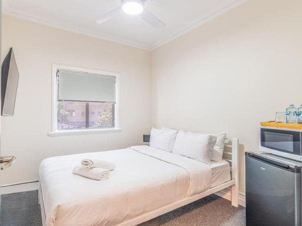 K2 Brisbane : photo 1 de la chambre chambre double avec salle de bains commune