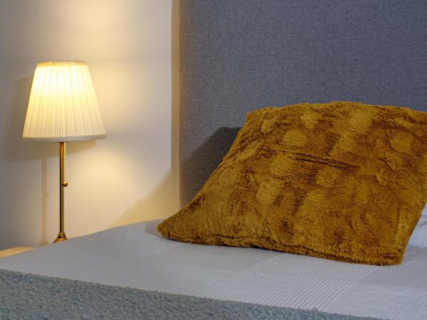 Pine House - Faro Airport, Beach and City Center : photo 6 de la chambre grande chambre double