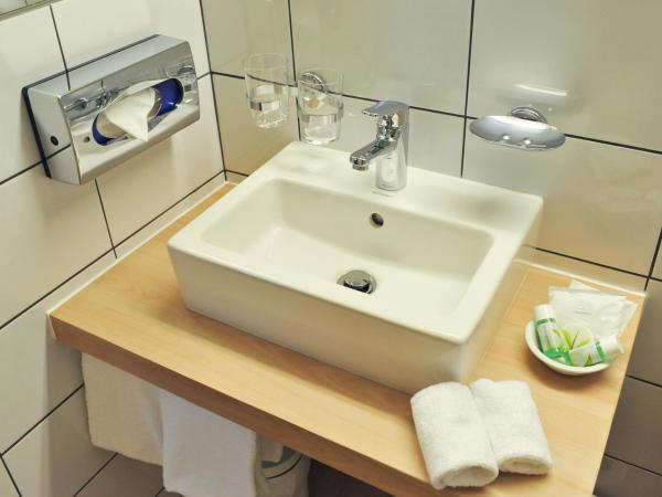 Hotel des Alpes : photo 5 de la chambre chambre double