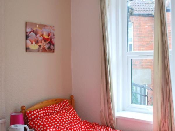 Clift Guest House : photo 2 de la chambre chambre simple avec salle de bains commune