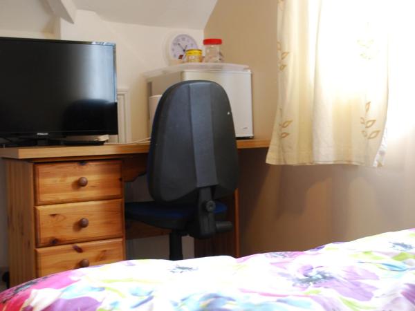 Clift Guest House : photo 8 de la chambre chambre double avec salle de bains privative