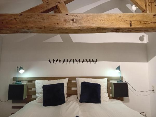 Auberge BonBeauJoli : photo 2 de la chambre chambre double ou lits jumeaux avec salle de bains