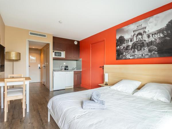 Bord de mer! Studio Terrasse ,Prado Plage : photo 6 de la chambre studio avec terrasse