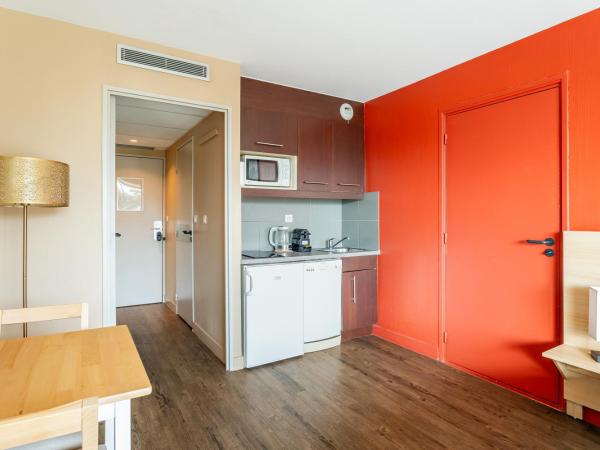 Bord de mer! Studio Terrasse ,Prado Plage : photo 7 de la chambre studio avec terrasse