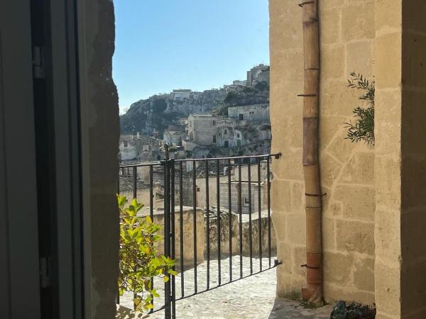 Locus Amoenus : photo 2 de la chambre chambre lit king-size avec baignoire spa