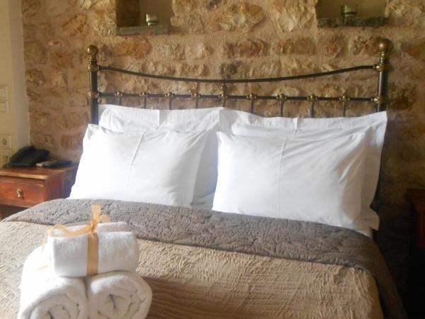 Siarava : photo 3 de la chambre chambre double ou lits jumeaux deluxe - vue sur lac