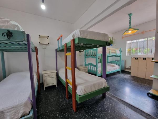 Yunga : photo 2 de la chambre lit dans dortoir mixte de 6 lits