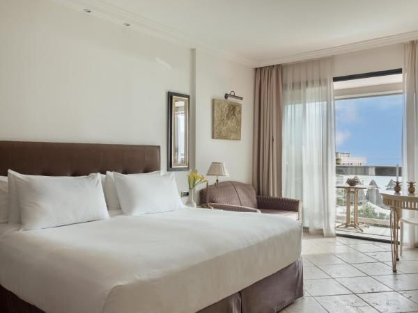 Hotel Don Pepe Gran Meliá : photo 2 de la chambre chambre niveau rouge - vue directe sur mer