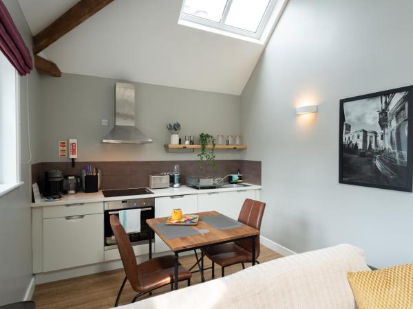 High Street Town House : photo 6 de la chambre penthouse  one-bedroom apartment with city view 
